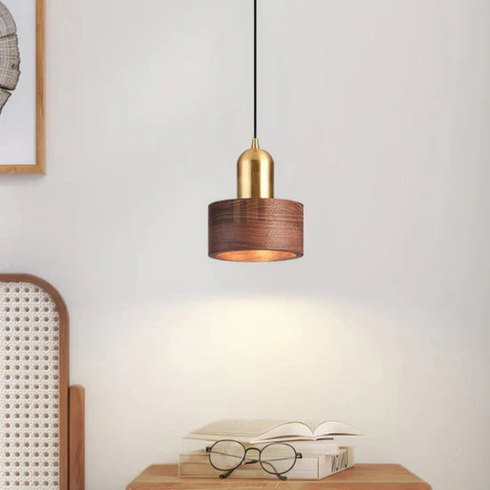 Lereks - Design pendant lamp with gold accent
