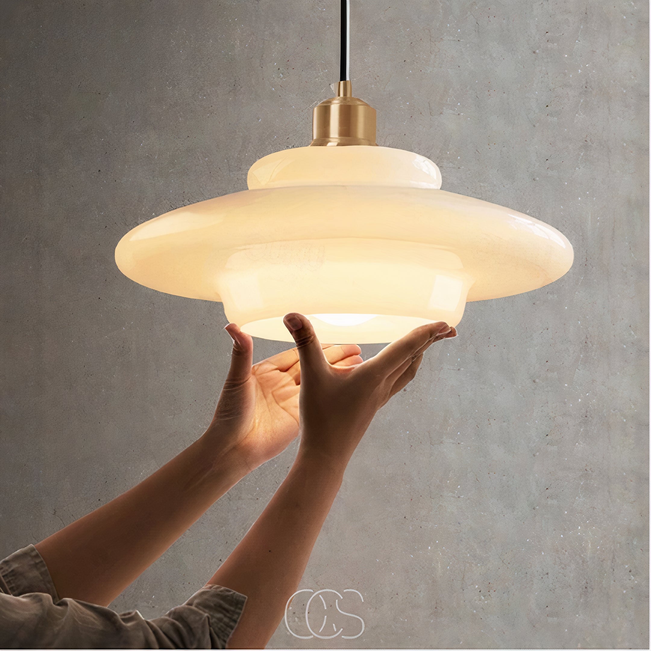 Lereks - Perle pendant lamp - Brass & Glass