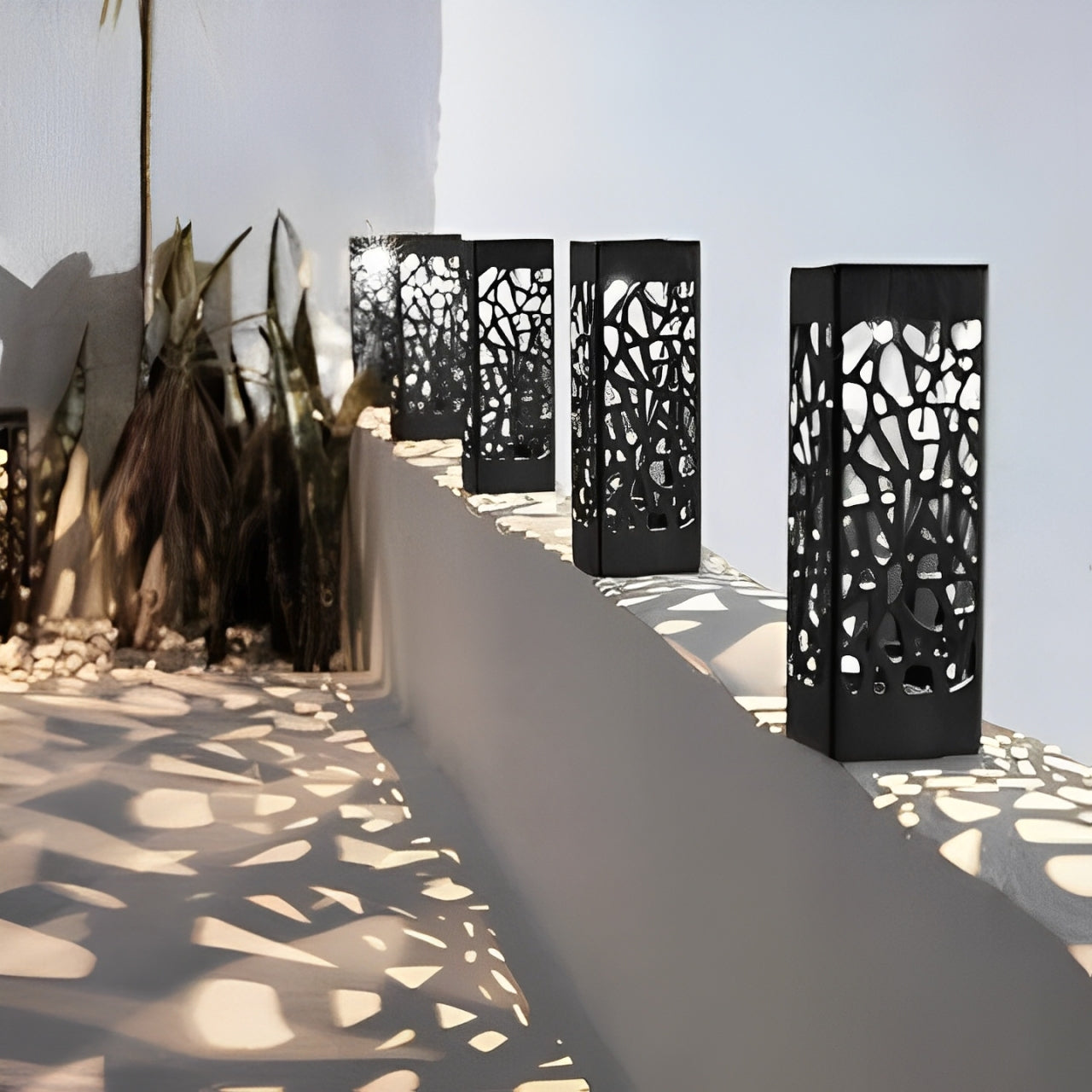Lereks - Solar Garden Light Pole - Wireless Solar Outdoor Lamp