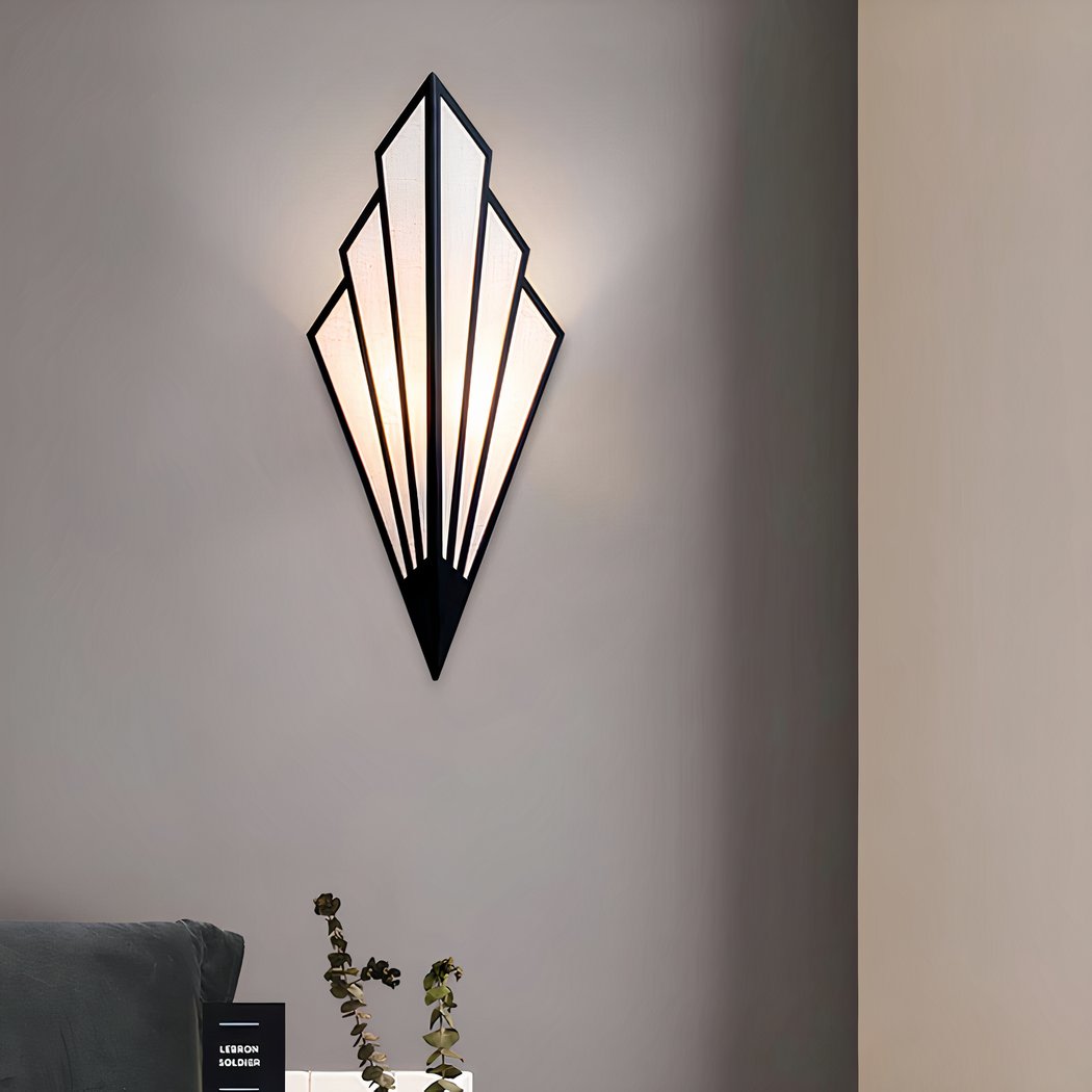 Lereks - Wall lamp with geometric diamond design