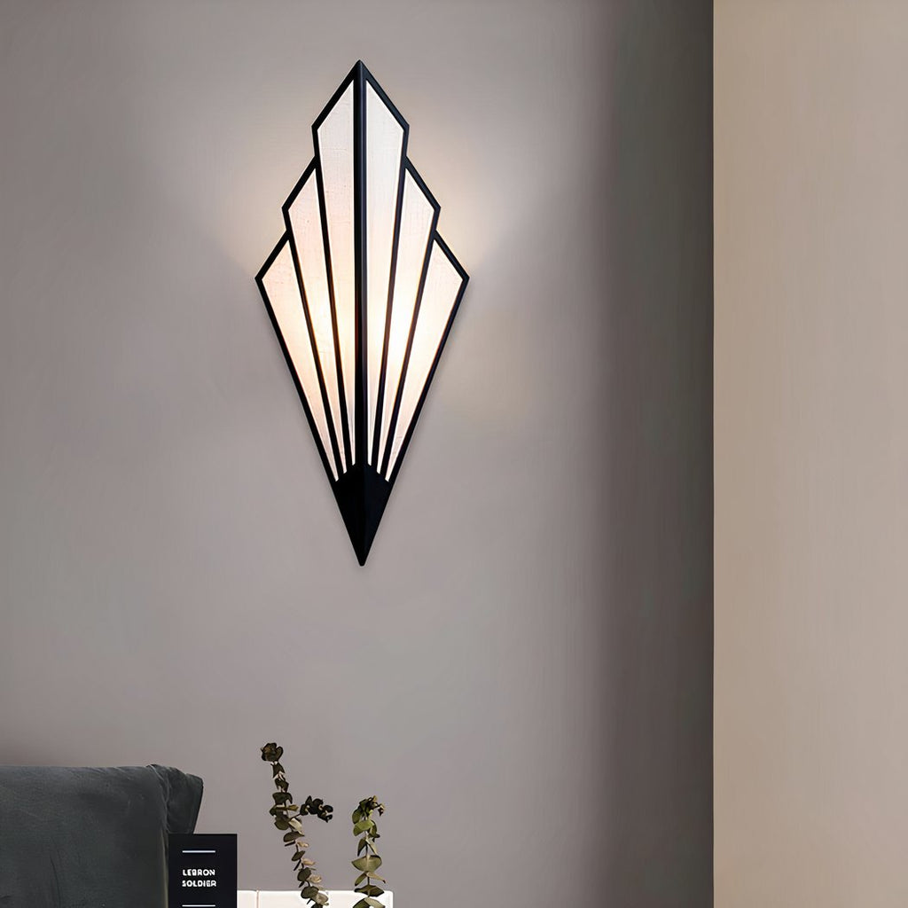 Lereks - Wall lamp with geometric diamond design
